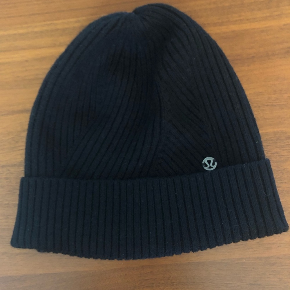 lululemon Twist Of Cozy Knit Beanie - black
